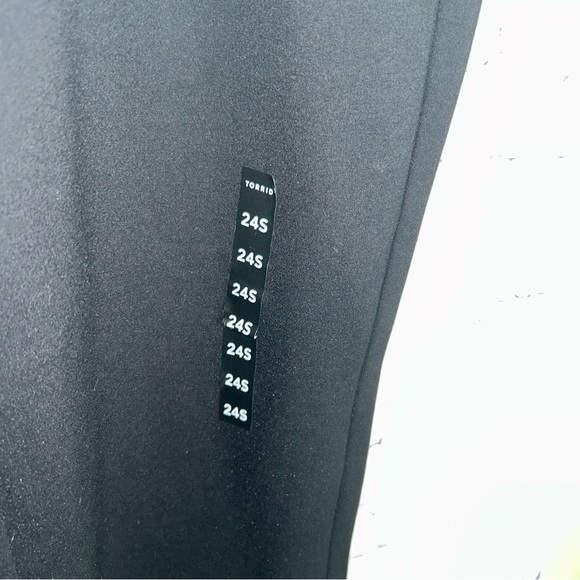 TORRID STUDIO SIGNATURE PREMIUM PONTE STRETCH TROUSER - BLACK SZ 24S - Picture 7 of 13